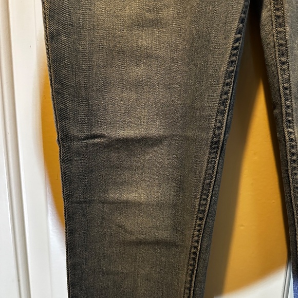 Levi's Size 29 Light Wash Skinny Jeans - Picture 5 of 8